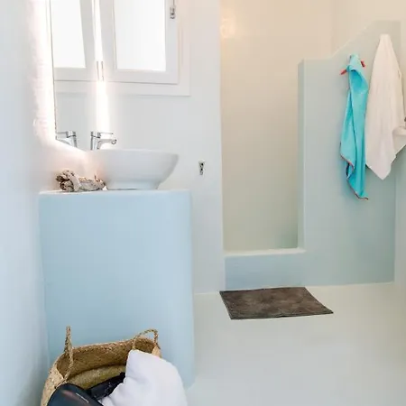 Mimosa Mosaic Apartment Tinos
